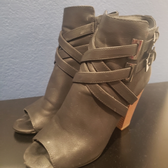 Guess Booties - Picture 5 of 5